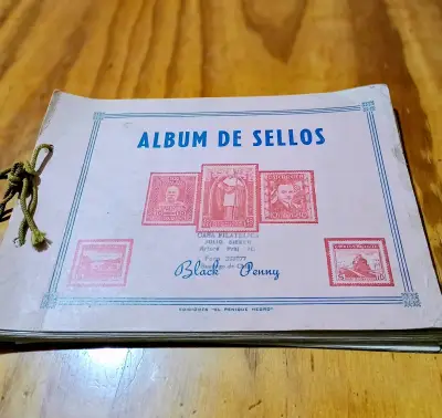 Álbum de Sellos Filatélicos con Colección Variada - miniatura 1