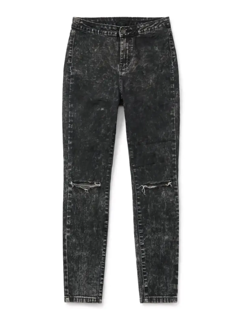 Jeans negros desgastados con roturas