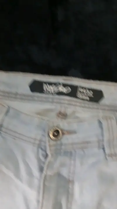 Jeans celestes desgastados para mujer - miniatura 2