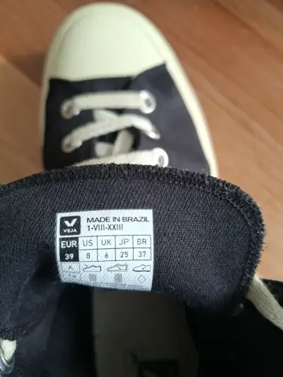 Zapatillas negras de lona Veja talla 39 - miniatura 2