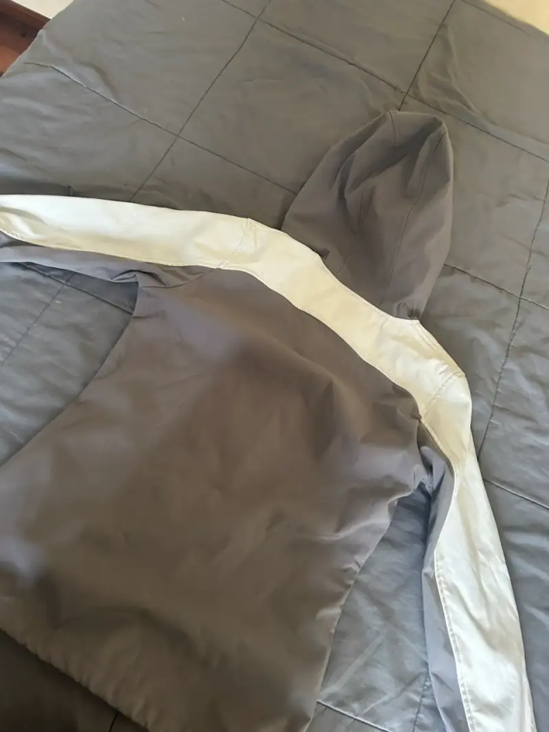 Chaqueta Ellesse impermeable gris con capucha - 2