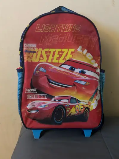 Mochila infantil Cars con ruedas Lightning McQueen - miniatura 1