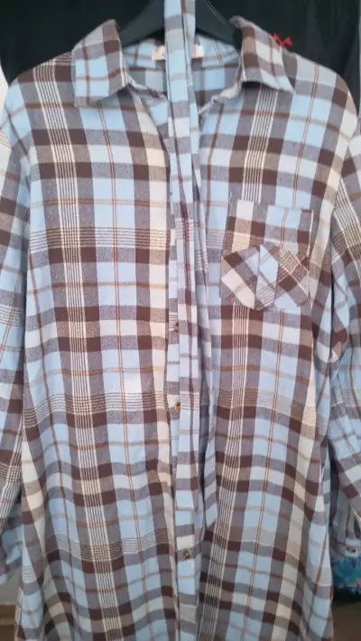 Camisa de franela a cuadros marrón y azul - miniatura 1