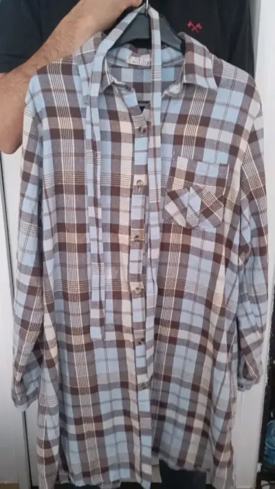 Camisa de franela a cuadros marrón y azul - miniatura 4