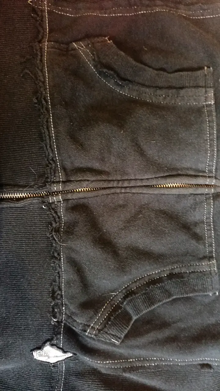 Polerón Volcom gris y negro distressed - 4
