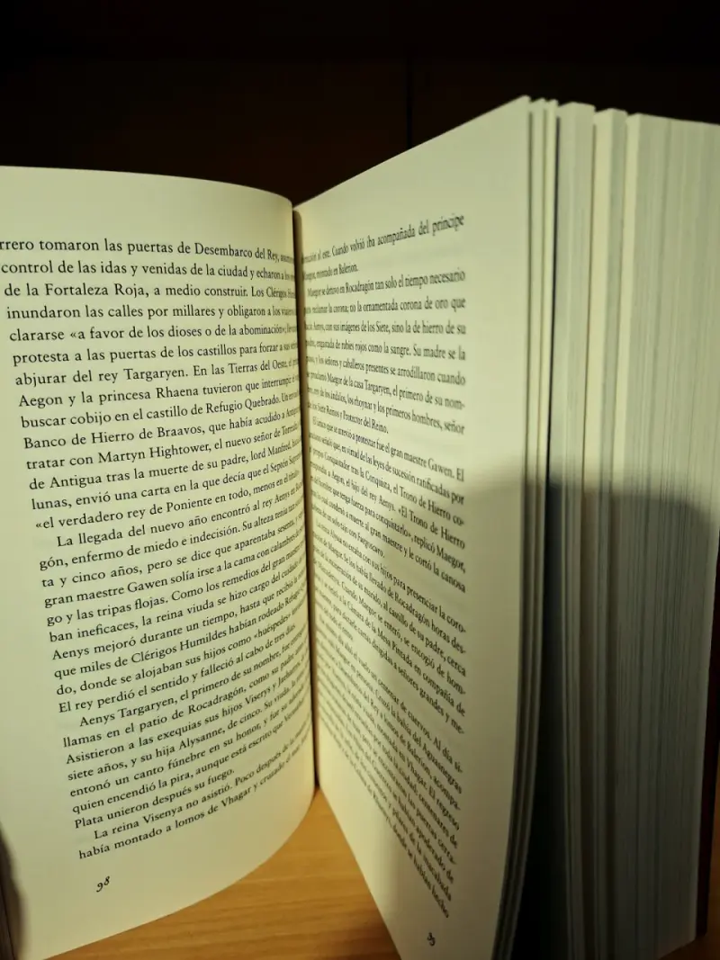 Libro Fuego y Sangre de George R.R. Martin - 5
