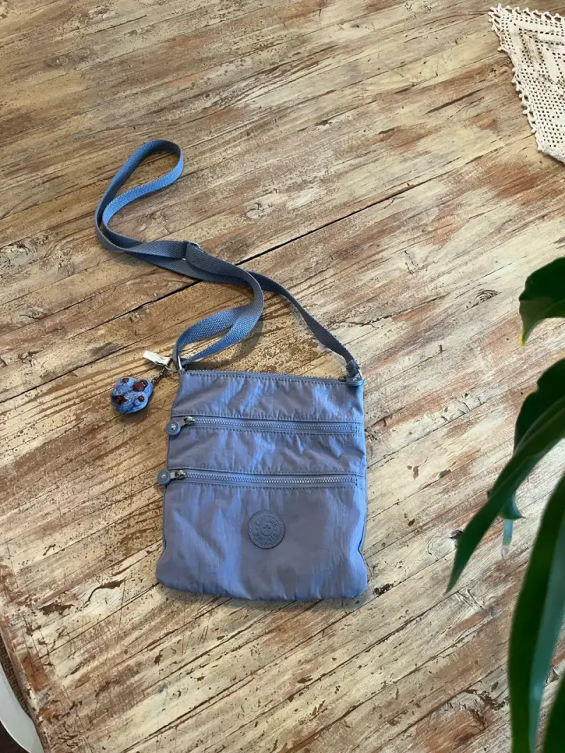 Bolso cruzado gris con múltiples bolsillos Kipling - 1
