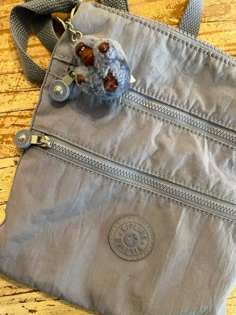 Bolso cruzado gris con múltiples bolsillos Kipling - 2