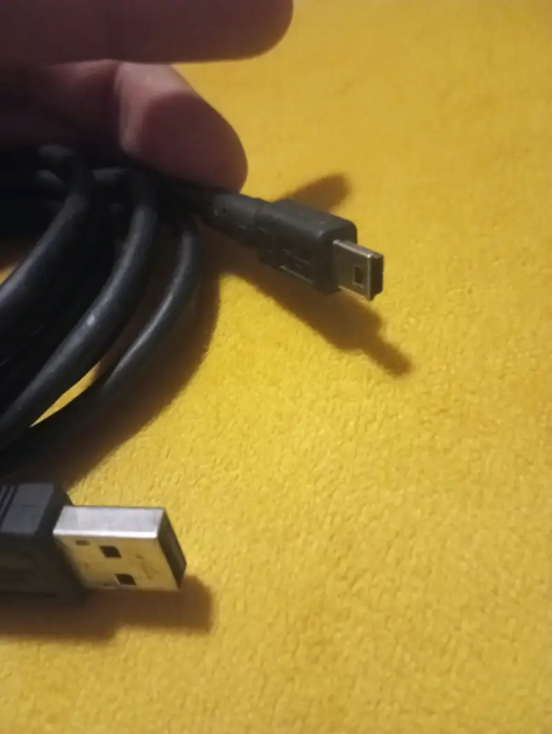 Cable USB a Mini USB para dispositivos electrónico