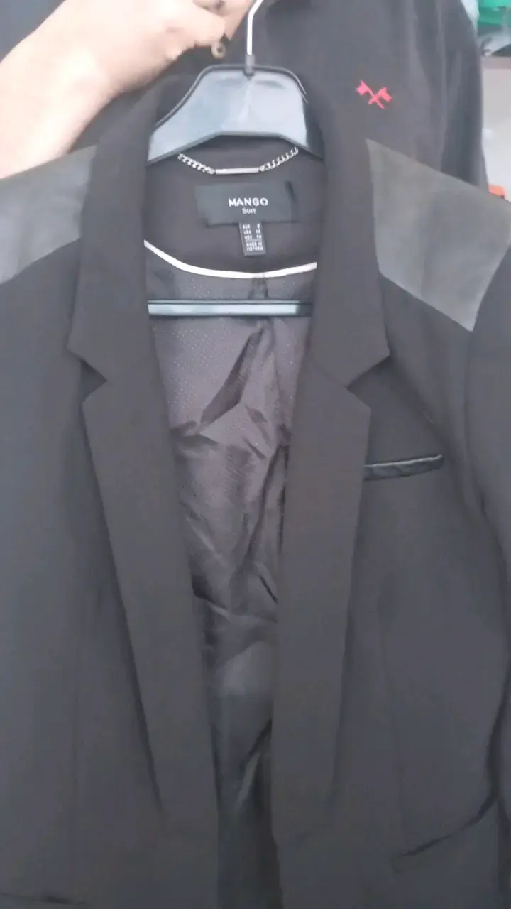 Blazer negro elegante Mango para mujer - 1