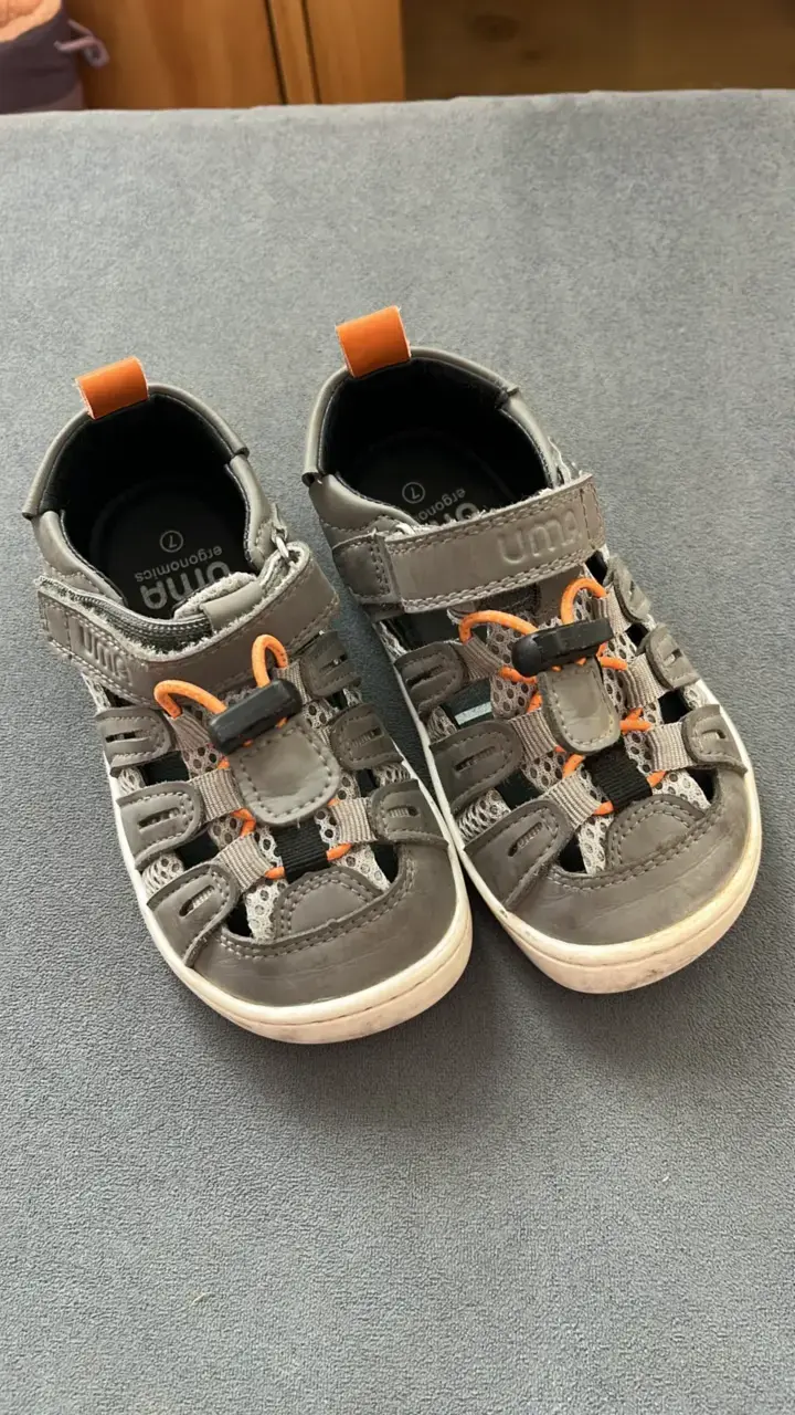 Sandalias ergonómicas UMA muy poco uso - 1