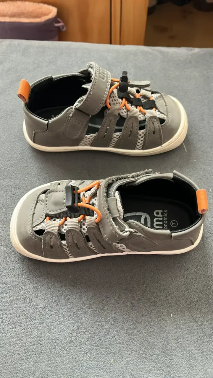 Sandalias ergonómicas UMA muy poco uso - 4