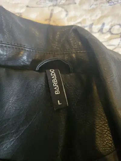 Chaqueta de cuero negra para mujer estilo biker - miniatura 6