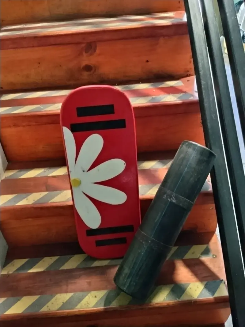 Tabla de equilibrio de madera con diseño floral - 2