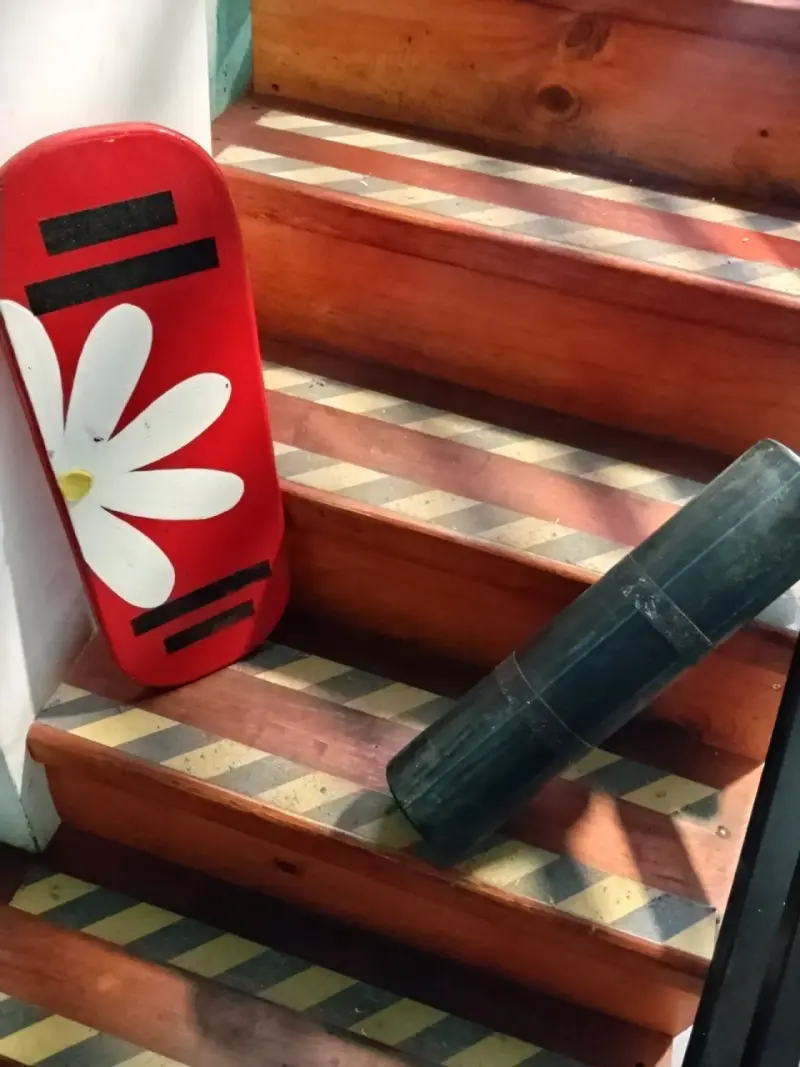 Tabla de equilibrio de madera con diseño floral - 4