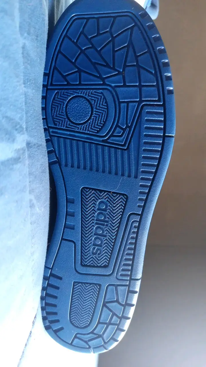 Zapatillas Adidas deportivas blancas y azules - 2