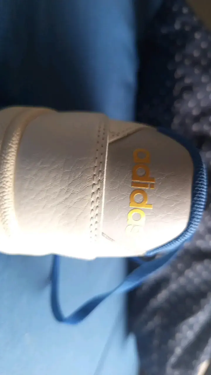 Zapatillas Adidas deportivas blancas y azules - 3