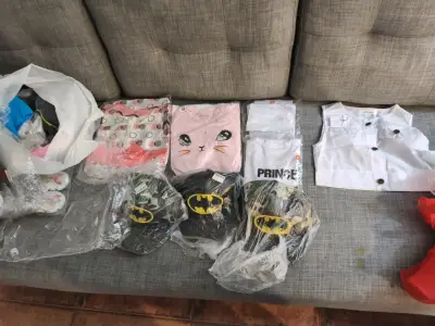 Lote de ropa de niña y niño nueva - miniatura 5
