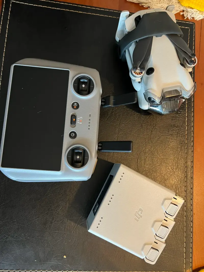Drone DJI Mini 4 Pro Combo Fly More - 2