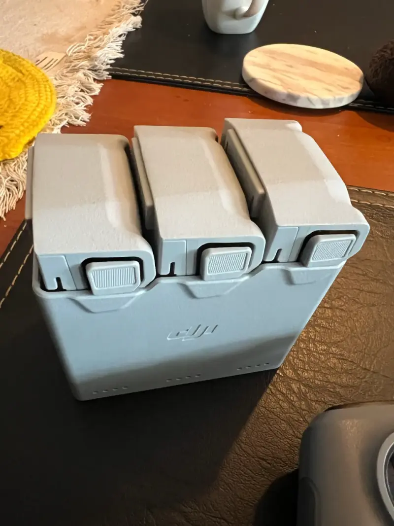 Drone DJI Mini 4 Pro Combo Fly More - 3