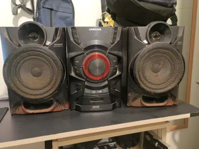 Sistema de sonido Samsung Giga Sound Blast con Bluetooth - miniatura 1