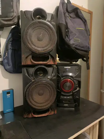 Sistema de sonido Samsung Giga Sound Blast con Bluetooth - miniatura 2