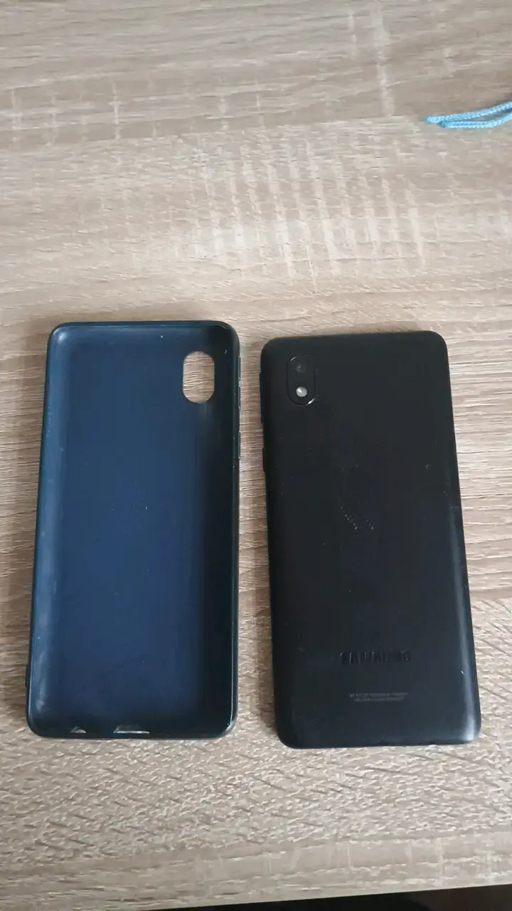Smartphone Samsung Galaxy A01 en buen estado - 3