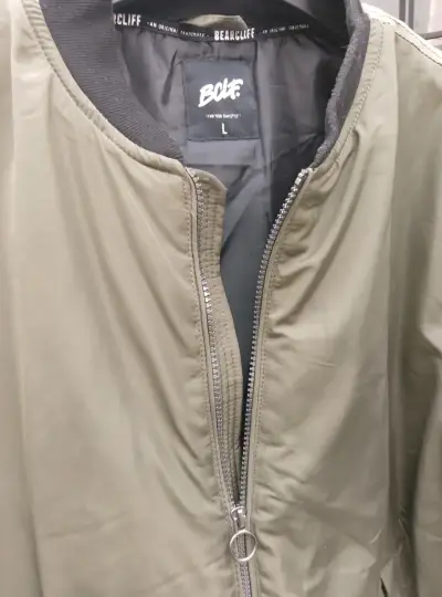 Chaqueta bearcliff bomber verde para hombre - miniatura 2