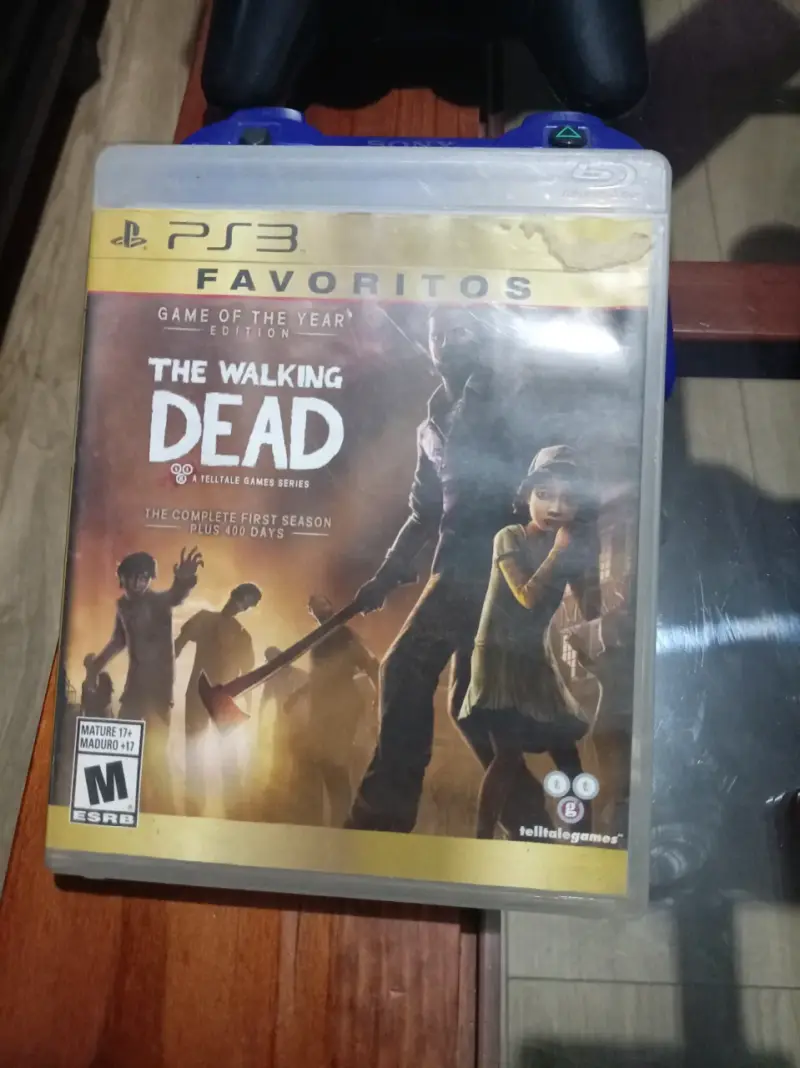 Consola PS3 con dos controles y juegos incluidos - 4