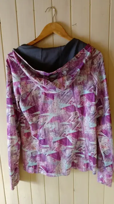 Chaqueta deportiva con capucha Nasya estampada - miniatura 2