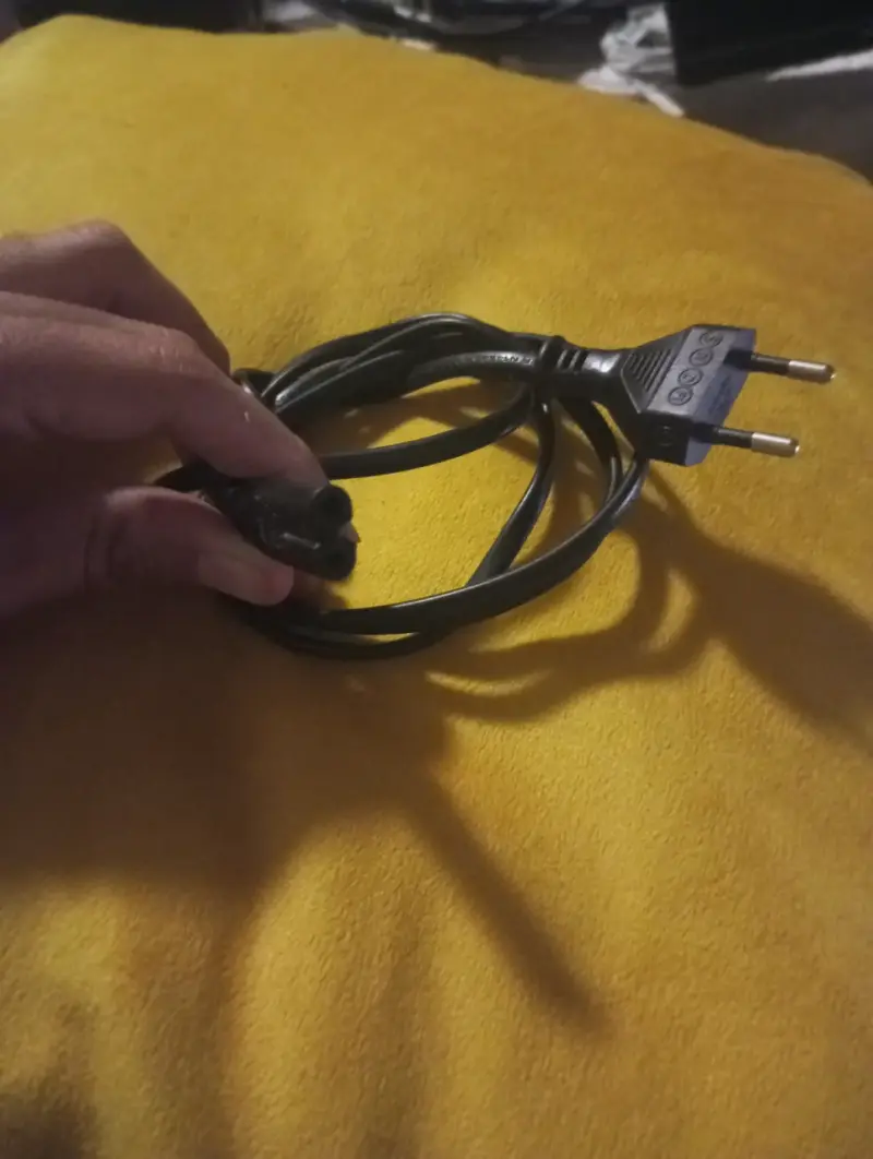 Cable de Poder Tipo 8 (C7) para TV, Consolas e Imp