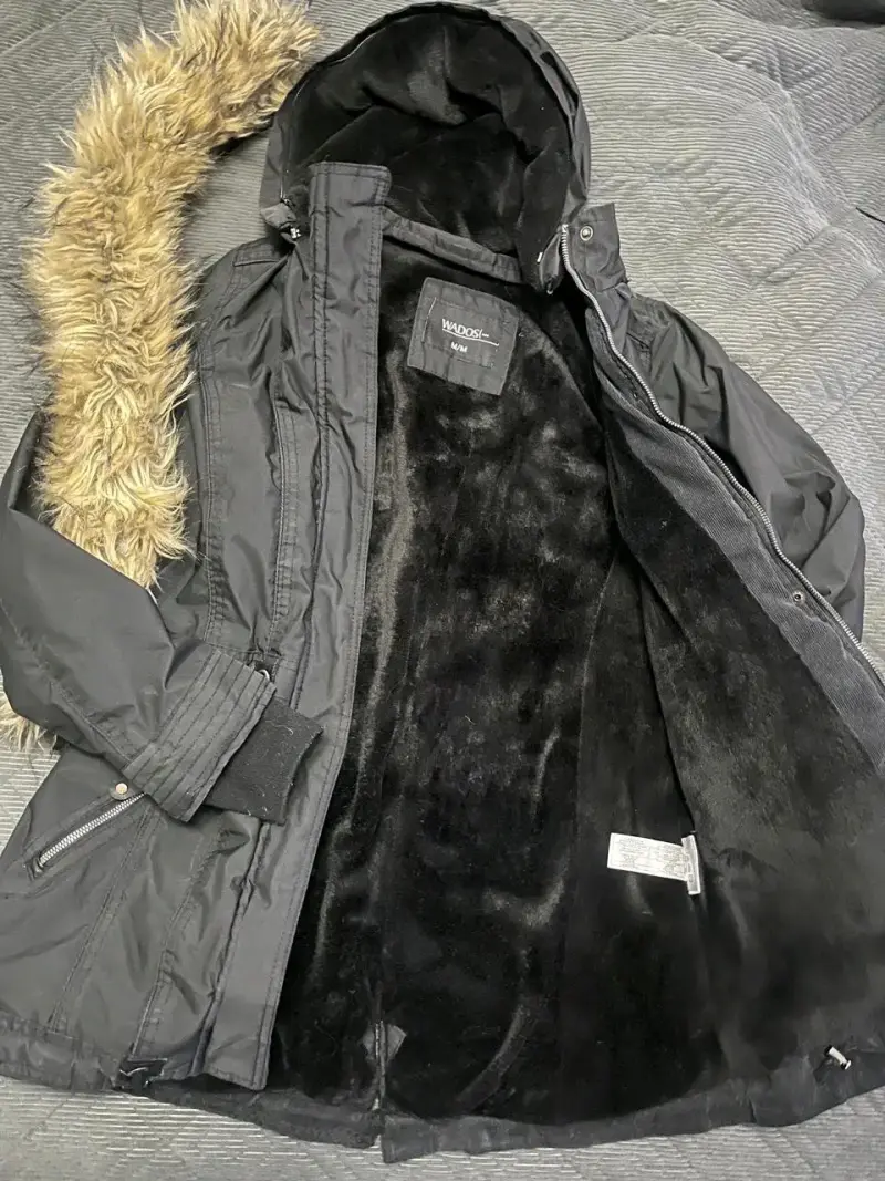 Parka negra con capucha desmontable Wados - 1