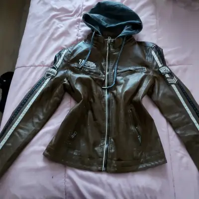 Chaqueta de cuero marrón con capucha - miniatura 2