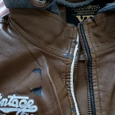Chaqueta de cuero marrón con capucha - miniatura 5