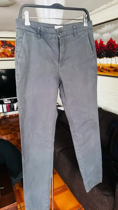 Pantalones grises para hombre Sfera - miniatura 2
