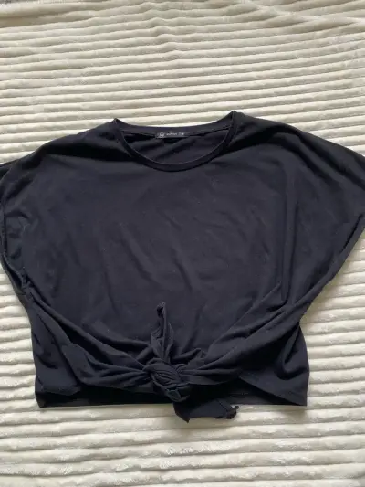 Polera negra con nudo para mujer talla M - miniatura 1
