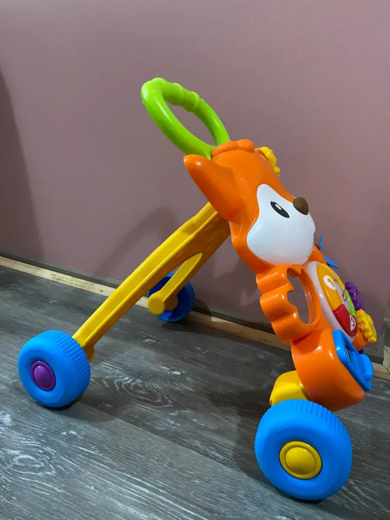 Andador infantil Winfun con actividades - 2