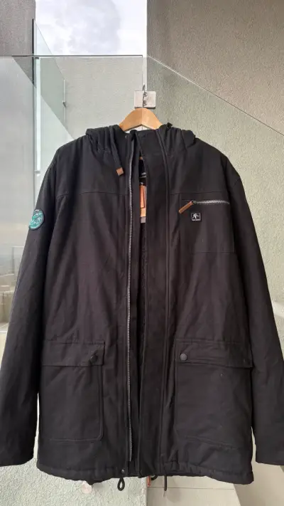 Parka negra con capucha para hombre - miniatura 2