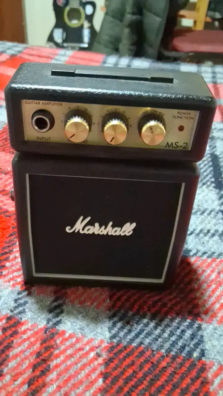 Mini amplificador de guitarra Marshall MS-2 - 1