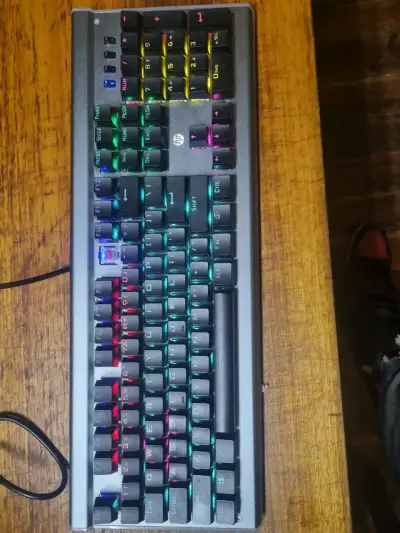 Teclado mecánico retroiluminado HP RGB - miniatura 1