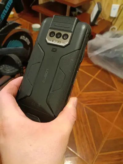 Smartphone resistente Cubot con triple cámara - miniatura 2