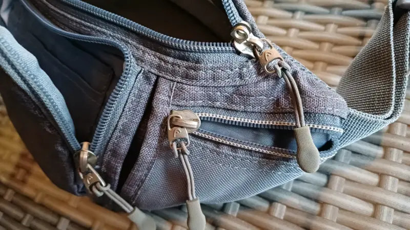 Banano deportiva gris Head con múltiples bolsillos - 4