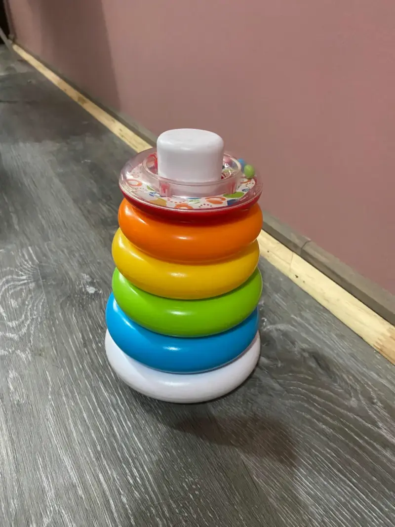 Torre de aros apilables de colores para bebé - 1