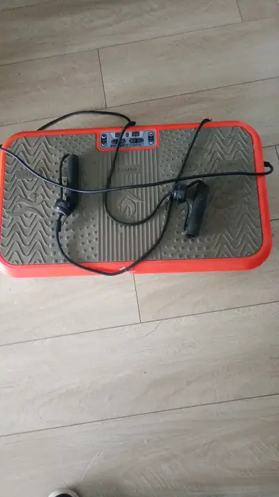 Plataforma Vibratoria Powerfit Compact para Ejercicio - miniatura 1