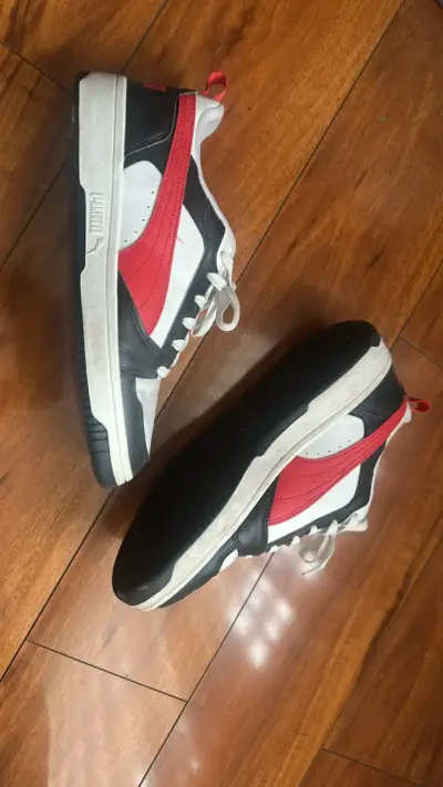 Zapatillas deportivas Puma blancas y negras - miniatura 2