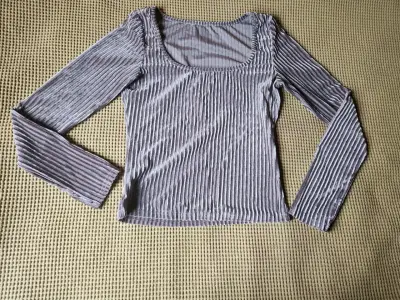 Polera de terciopelo gris con mangas largas - miniatura 1