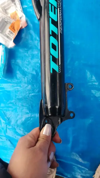 Horquilla de suspensión para bicicleta Totem - miniatura 2