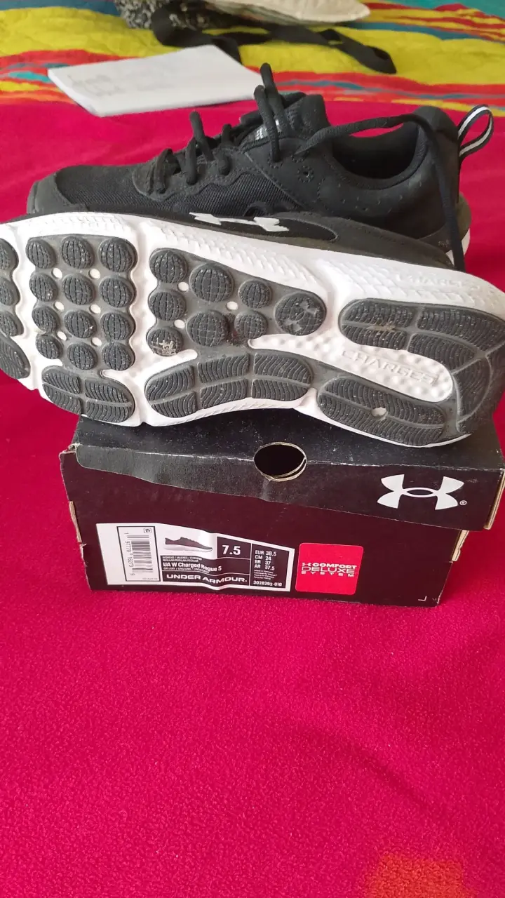 Zapatillas deportivas Under Armour negras talla 7.5 - 2