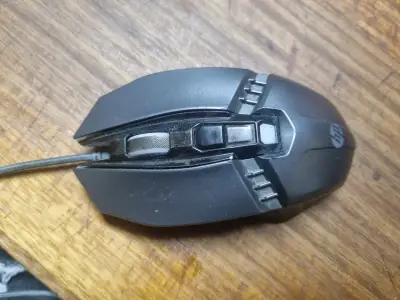 Mouse gamer HP con cable y diseño ergonómico - miniatura 2