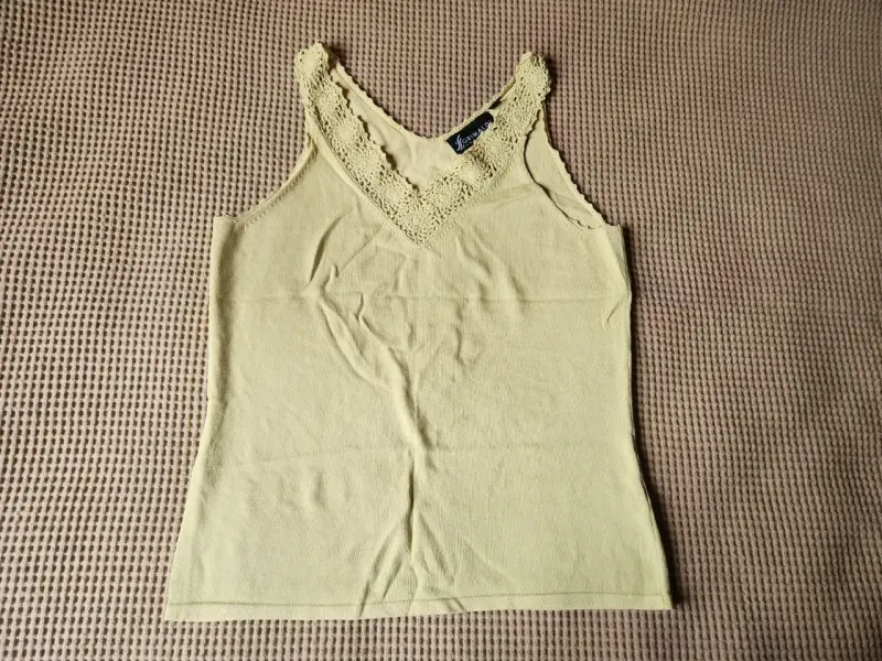 Polera sin mangas con encaje - 2